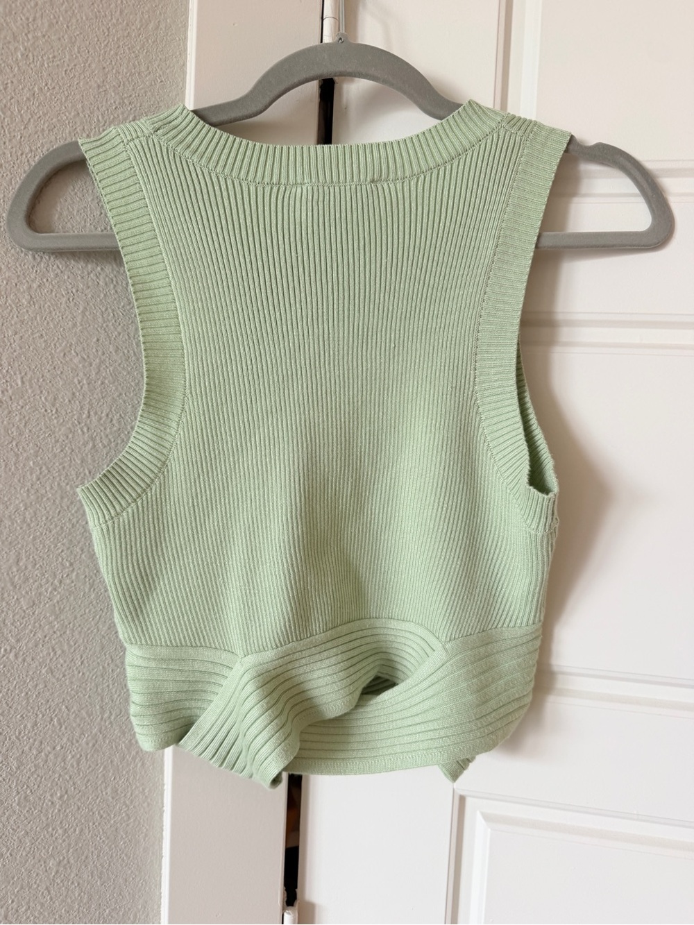 SOVERE Drift Knit Tank in Melon size Medium Crop Green - Picture 5 of 6